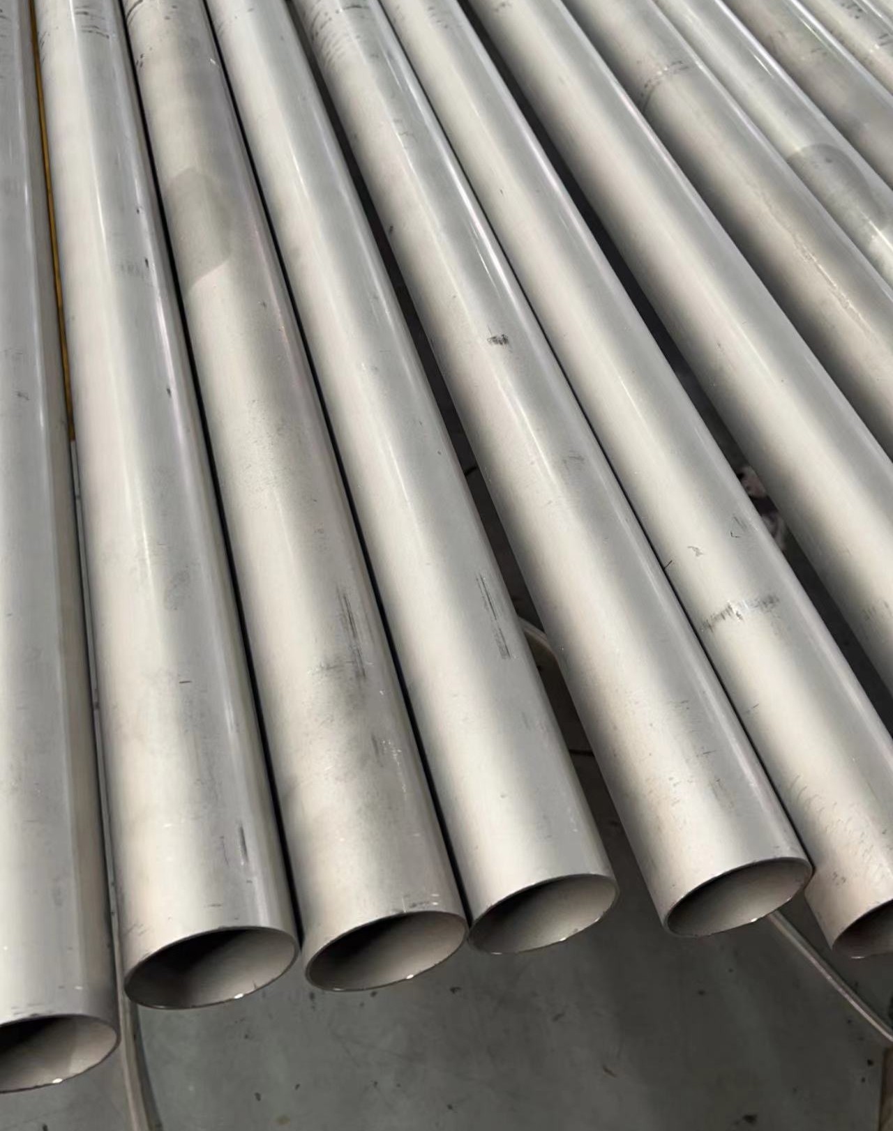 Common Applications of Stainless Steel Seamless Pipes in Various Industries